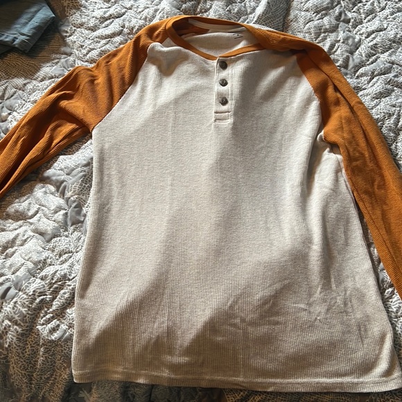 Old navy long sleeve - Picture 1 of 1